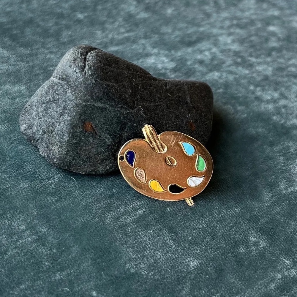 Solid gold painter’s palette pendant / charm